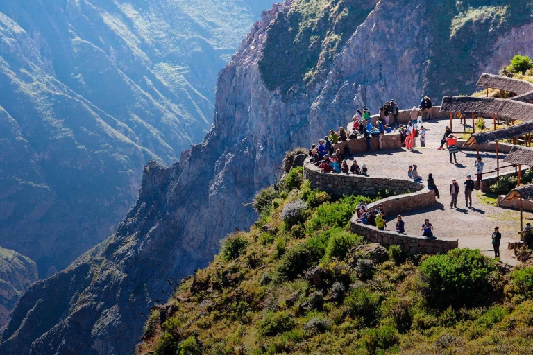 Arequipa: Wycieczka do Kanionu Colca, opcja kończąca się w PunoZ Arequipy: Wycieczka do Kanionu Colca z zakończeniem w Puno