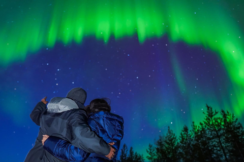 Rovaniemi: Aurora Hunt with 95% Success Rate, 4 people group Rovaniemi: Aurora Hunt with 95% Success Rate, PRIVATE