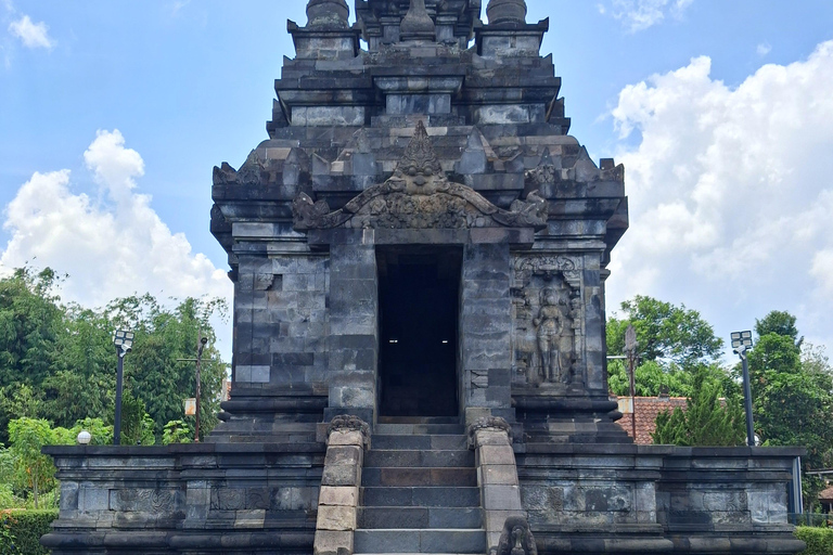Yogyakarta: Hiking Nature Waterfall & Temples Tour Yogyakarta: Siluwok Waterfall & Temples Tour