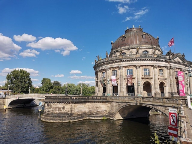 Berlin: Bode Museum Ticket & In-App City Walking Audio Tour