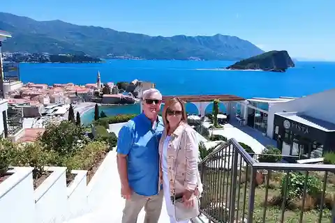 Podgorica: Traslado a/desde Budva o Becici con visita turística