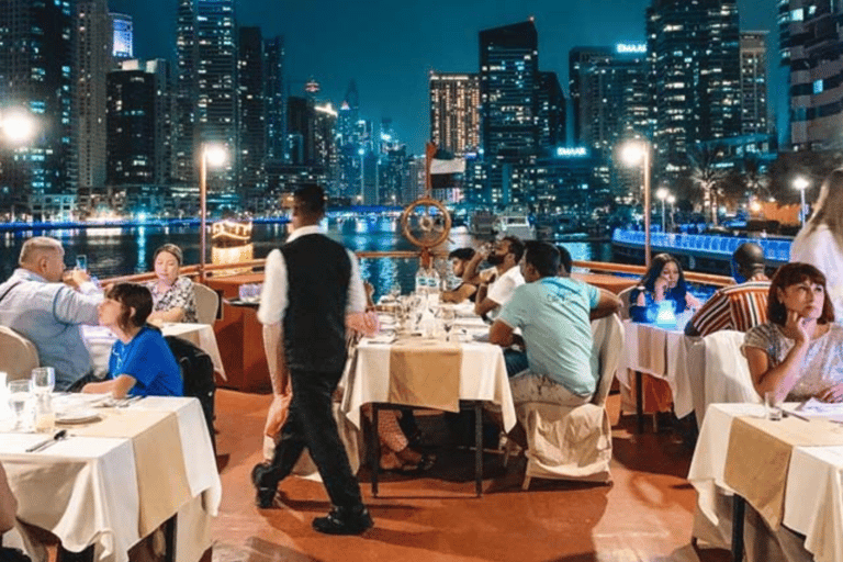 Dubai: Dhow Cruise Diner in Creek, Marina met BovendekMarina Cruise + Diner + Live Shows (Zonder transfer)