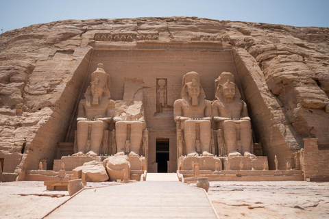 Asuán: Tour privado de un día al Templo de Abu Simbel y al Pueblo Nubio