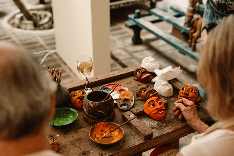 Galle: laboratorio di pittura tradizionale di maschereGalle: Laboratorio di pittura tradizionale di maschere
