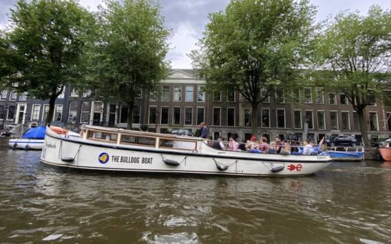 Amsterdam: Raucherfreundliche Sightseeing-Kreuzfahrt mit Getränken