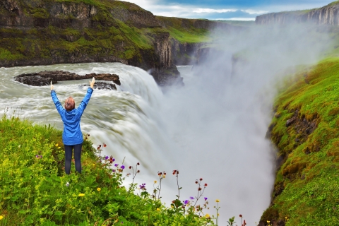 From Reykjavik: 7.5-Hour Golden Circle Express Tour Tour with Blue Lagoon Admission & Hotel Transfer