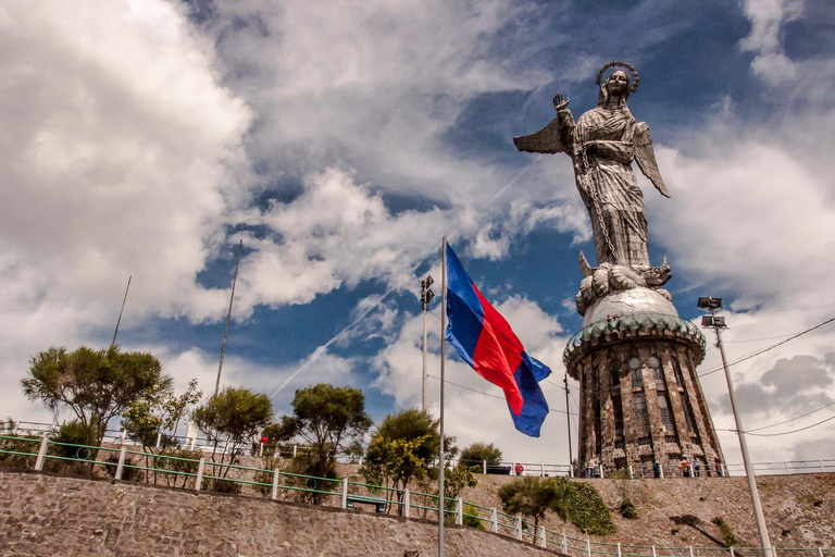Quito Full-Day: Teleférico, Old Town & Middle of the World