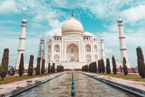 From Delhi: 3-Day Agra Fatehpur Sikri Abhaneri & Jaipur Tour
