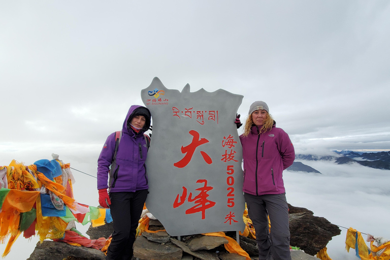 Chengdu: 6-Day Mt. Siguniang Dafeng Erfeng Climbing Tour