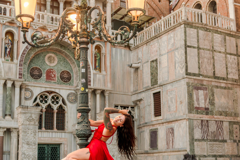Venice: Flying Dress Photoshoot with video option Standard: 45 mins | 20 photos
