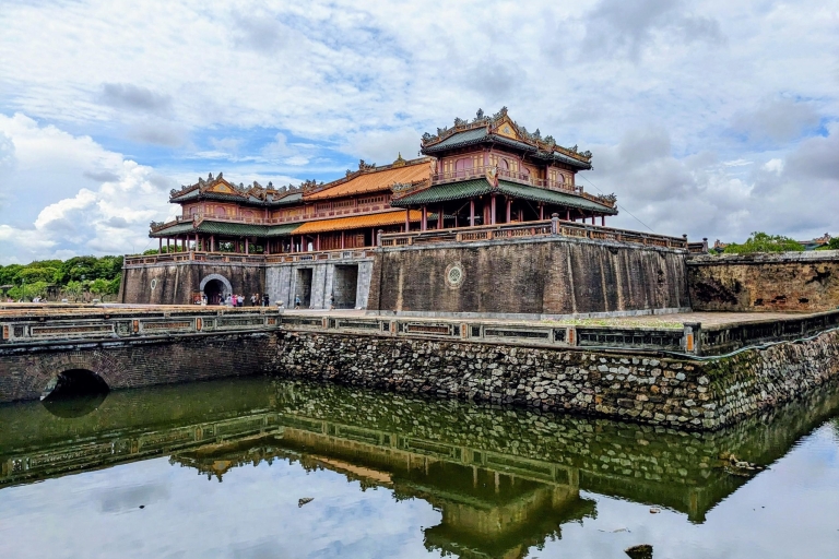 Ganztägige Hue Imperial City Tour von Hoi An und Da Nang aus