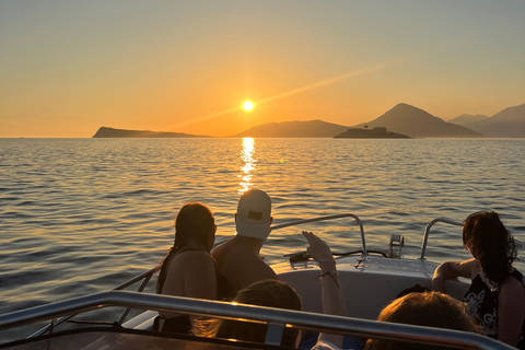 Azure Paradise : visite en bateau de la grotte bleue et de la baie de Kotor