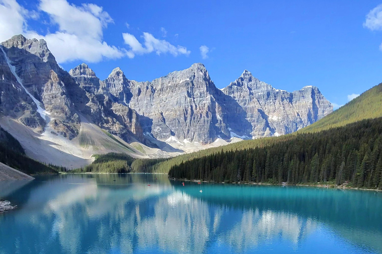 Hassle Free Sightseeing Moraine Lake & Lake Louise Tour