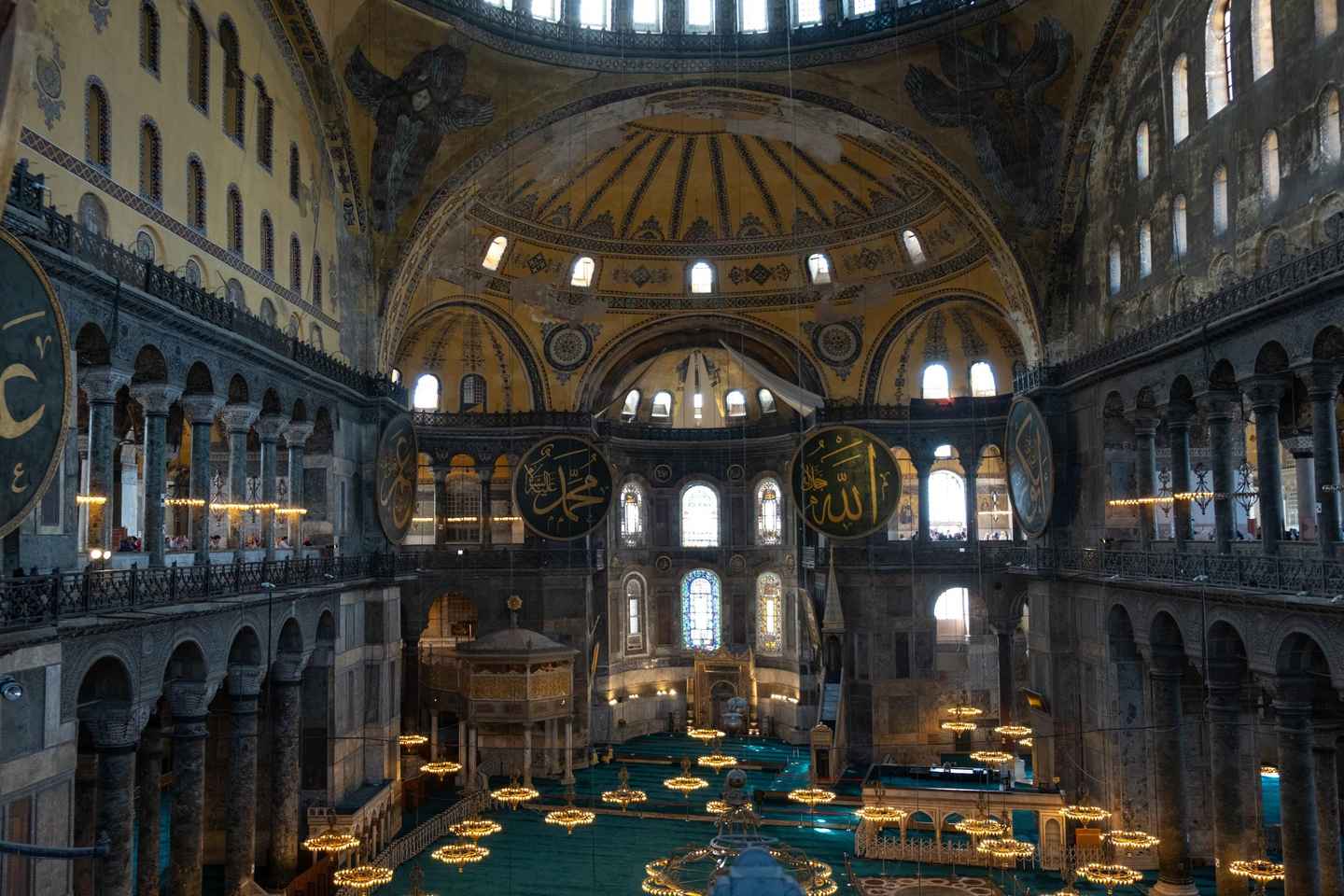 Istanbul: Hagia Sophia & Basilica Cistern Tour with Tickets - Small Group Tour in English - Meets In Sultanahmet Old Town