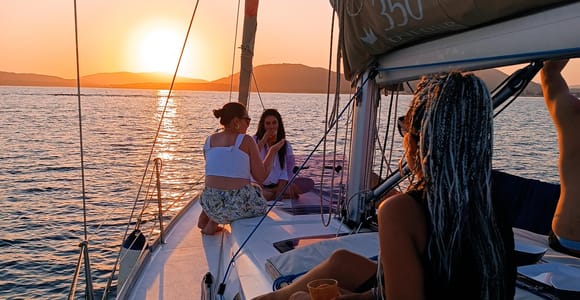 Alghero: Sunset Sailing Cruise with Aperitif