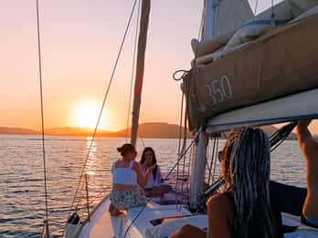 Alghero: Sunset Sailing Aperitif Experience