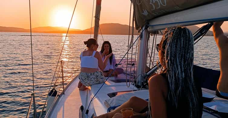 Alghero: Experiencia Aperitivo en Vela al Atardecer