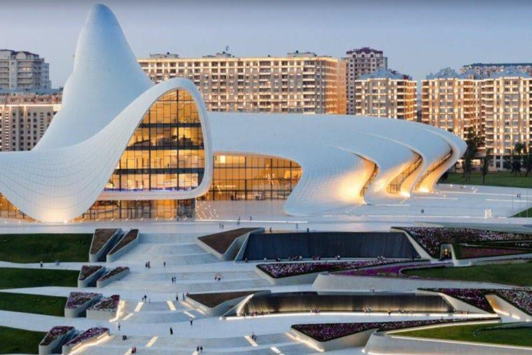 Baku: City Highlights Guided Tour with Local Expert