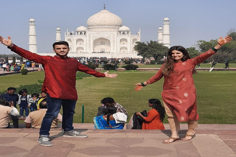 Excursão de um dia ao Taj Mahal e ao Forte de Agra a partir de AhmedabadPasseio sem voos