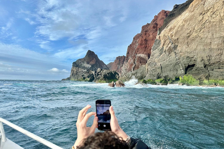 Ilha do Faial: Passeio de barco exclusivo até o vulcão dos CapelinhosIlha do Faial: Passeio de barco único ao vulcão dos Capelinhos