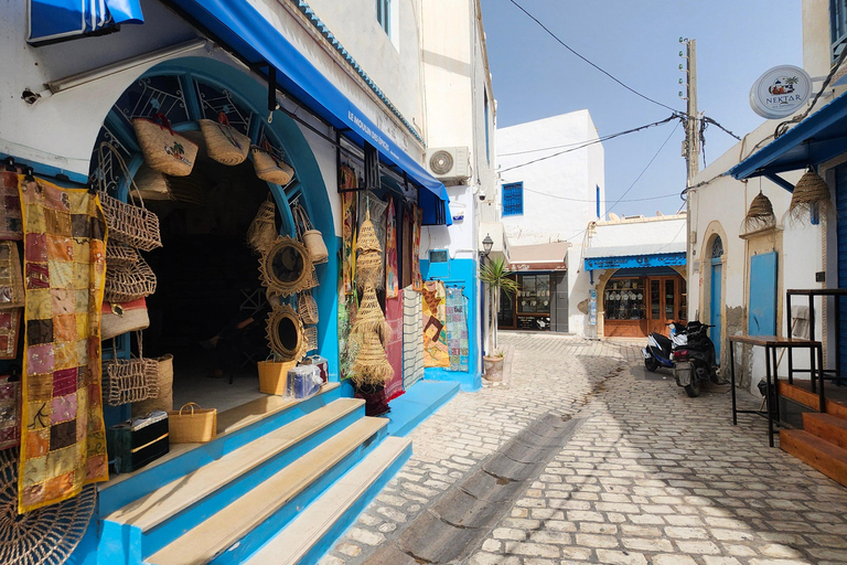 Djerba in Electric Mode: 3 Wheels, 3 Adventurers, Ready to Explore the Island? Djerba: Electric 3-Wheeler Ride for a Fun Family Experience