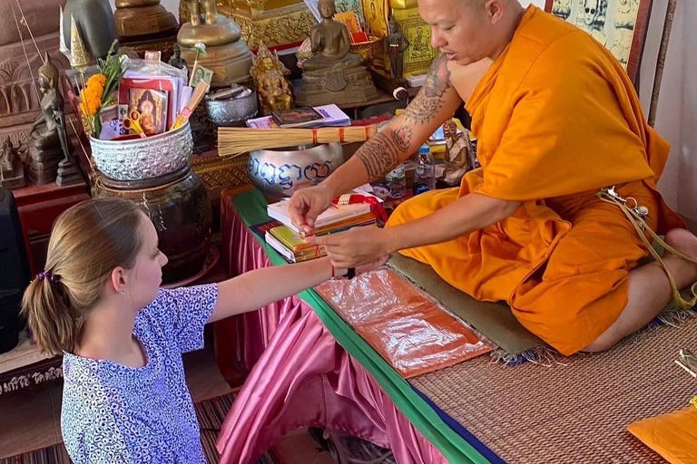 Pattaya: City Tour with Floating Market & Dinner Show