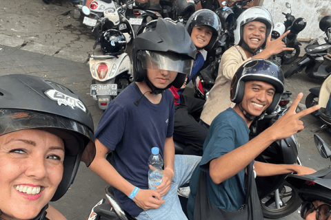 Yogyakarta Scooter Tour & Taste Local Food – Morning/Evening Evening: Explore Culture, Markets, City Vibes & Food Tasting