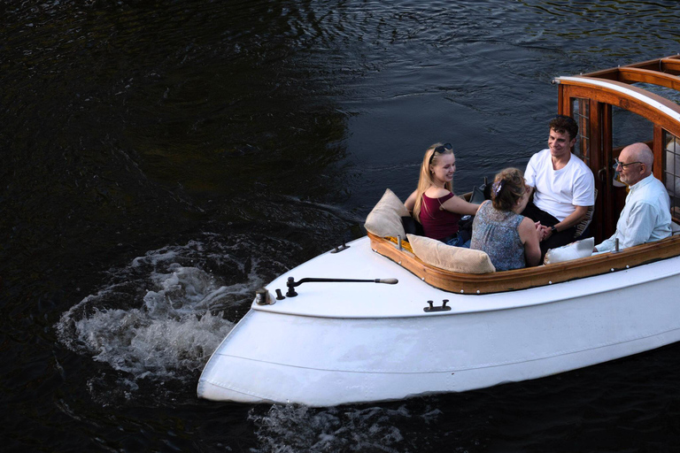 Amsterdam: Hidden Gems Canal Cruise Small Group Shared - Hidden Gems Canal Cruise