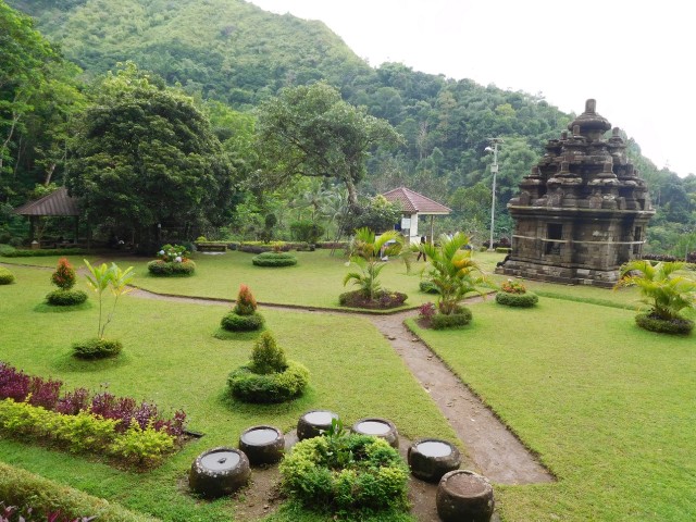 Visit Selogriyo Temple Tour and Rice Terrace Trek in Java in Yogyakarta