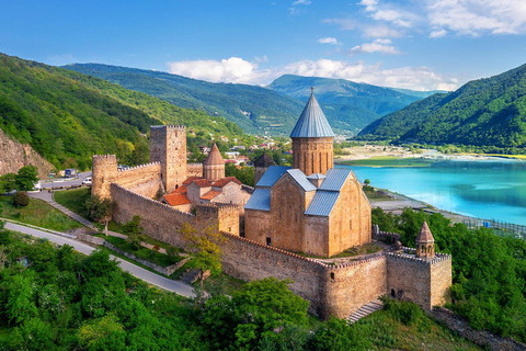 Van Tbilisi naar de omgeving van de berg Kazbek!