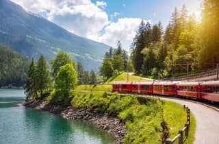 Ab Mailand: St. Moritz & Alpen-Tagestour mit dem Bernina Red Train