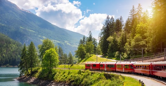 Ab Mailand: St. Moritz & Alpen-Tagestour mit dem Bernina Red Train
