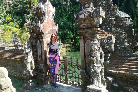 Ubud: Tour particular pela floresta de macacos, templo e cachoeiraPasseio com almoço