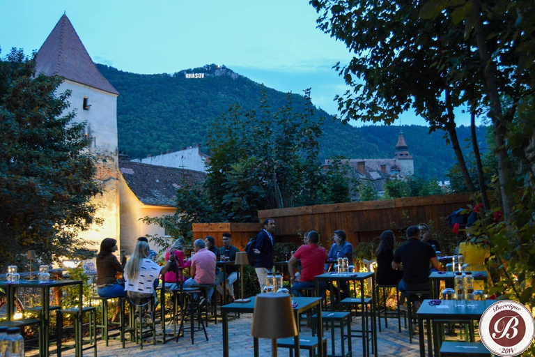 Brașov: Fortress Walls Picnic with Sparkling Wine & Coffee