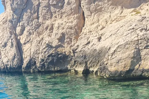 Croisière, café et baignade dans les calanques du Frioul