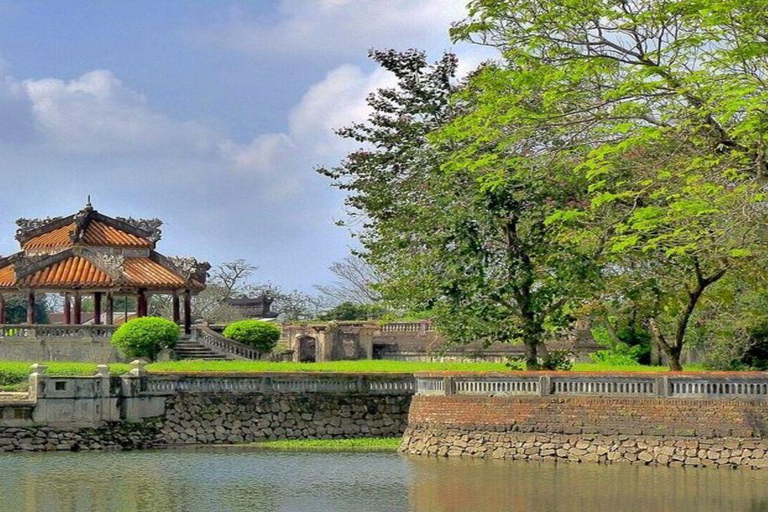 Da Nang/Hue: Imperial City Heritage 1 Day Tour with Lunch From Da Nang: Hue Tour via Hai Van Pass