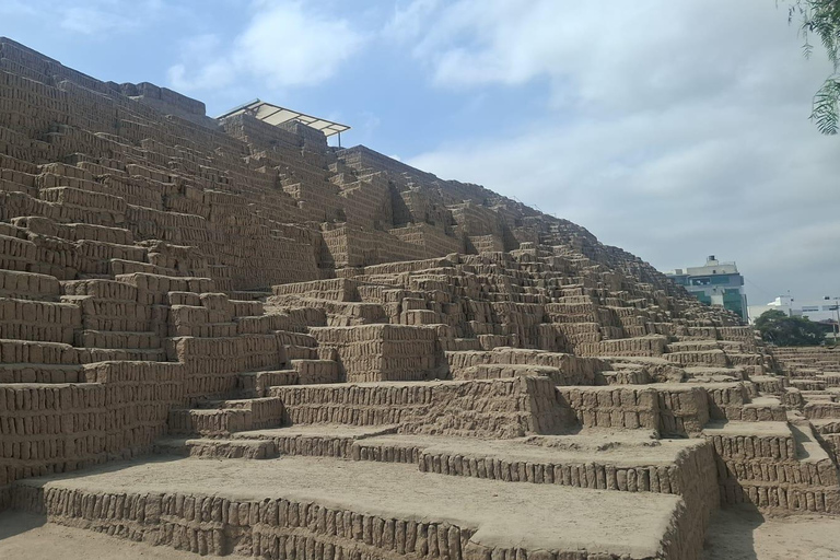 Huaca Pucllana & Parque del Olivar Tour