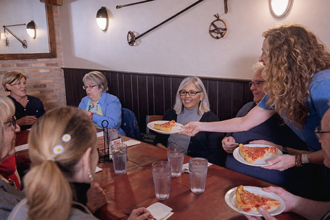 Chicago: Iconic Foods Walking Tour with Local Guide