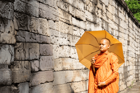 Banteay Chhmar: Journey to Khmer Fortress in the Jungle