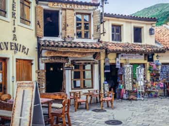 Fra Ulcinj: Besøk Stari Bar og det gamle oliventreet