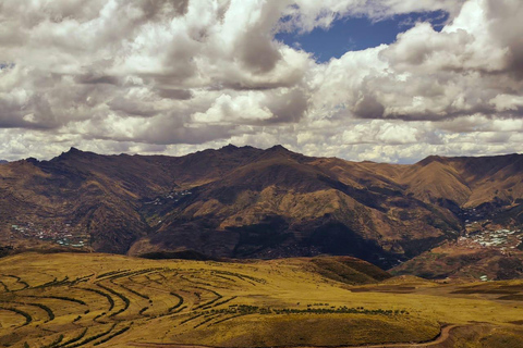 From Cusco: Sunset Llama Trek with Stargazing & Bonfire