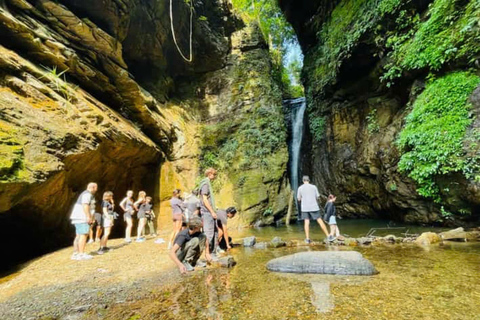 Excursão de luxo de 4 dias de motocicleta em Ha Giang Loop com Easy Rider