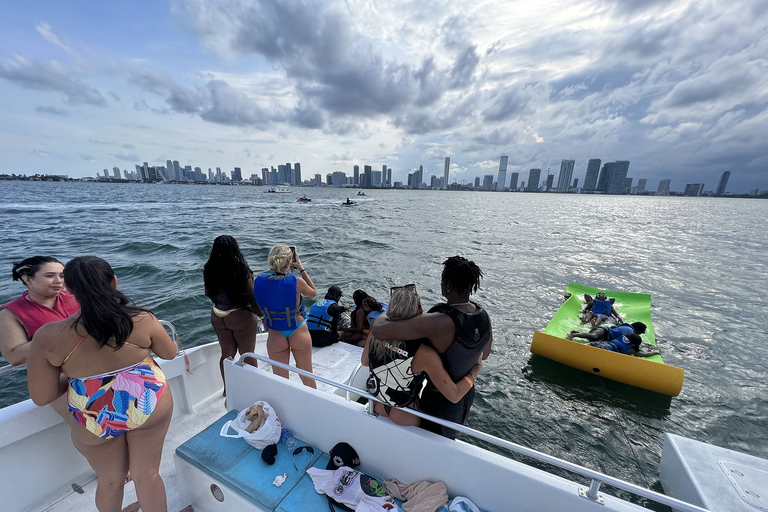 Miami: Day Boat Party with Jet Ski, Drinks, Music & Tubing 8 Guests w/o Gas & Marina Fees $75/Guest due at Check-in