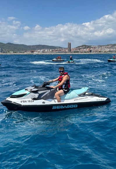 Barcelona Jetski: Alquiler de motos acuáticas sin licencia - 1 HORA