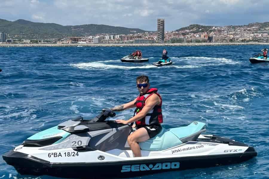 Barcelona Jetski: Vermietung von Jet-Skis ohne Führerschein. Foto: GetYourGuide