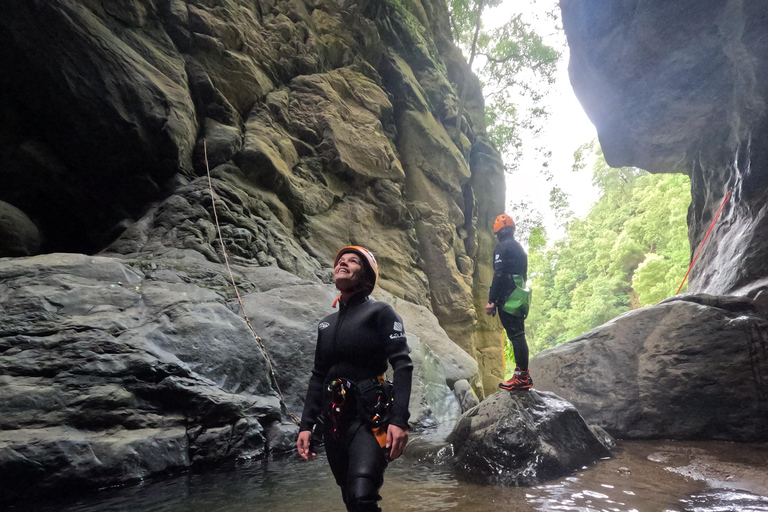 Açores: Aventura de Canyoning no Salto do CabritoAçores: Aventura de canoagem no Salto do Cabrito