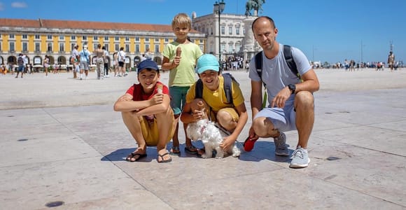 Lisbon: Private Family Tour with Castle, Tastings & Games