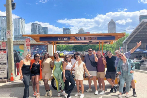 Toronto: Downtown Party Bike Tour with Bar Stops