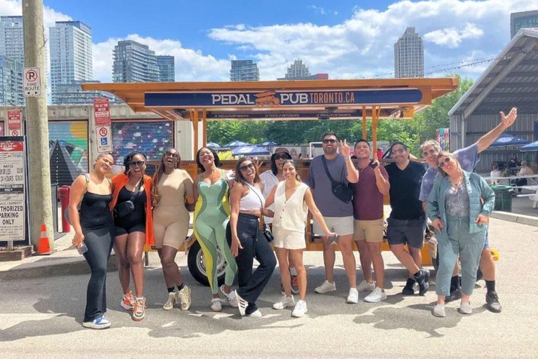 Toronto: Downtown Party Bike Tour with Bar Stops