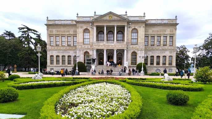 Istanbul: Dolmabahce Palace and Harem Skip-the-Line Ticket